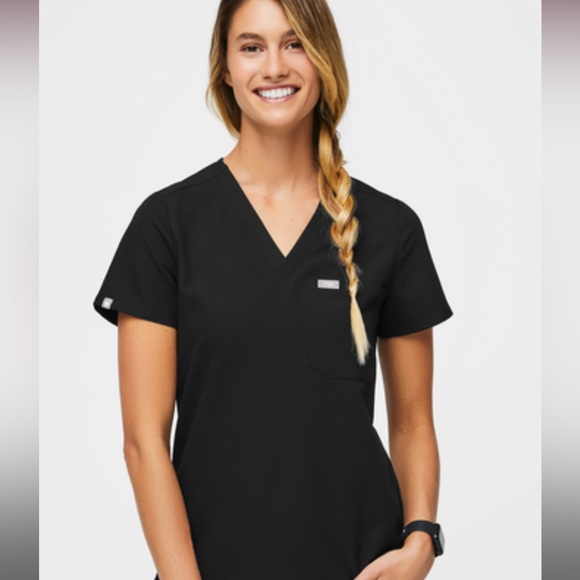 FIGS Catarina technical collection scrub top - Picture 1 of 4
